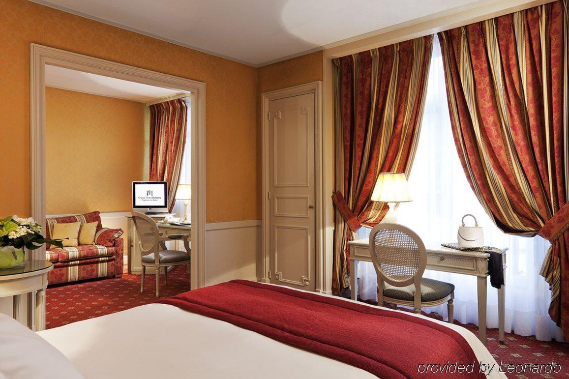 Grand Hotel Clichy Paris Buitenkant foto